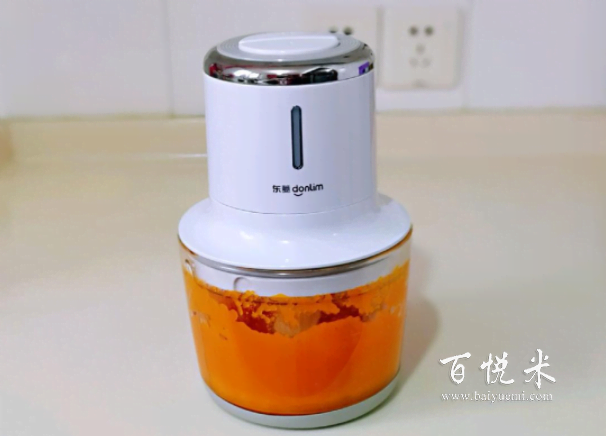 這道西米芒果彩色圓子雖然是一道夏季甜品,但只要加熱就變的適合秋冬季節(jié)了